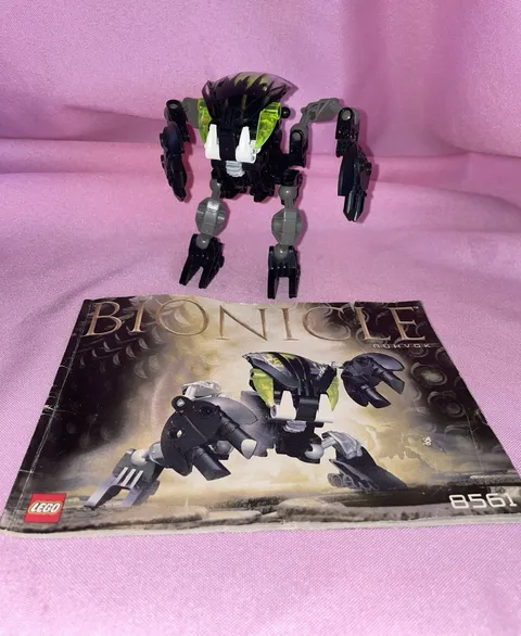 LEGO BIONICLE Bohrok Nuhvok 8561 Complete Set Retired 2002 41pc