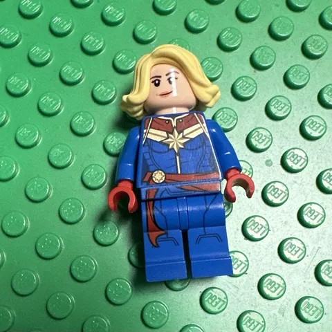 LEGO Marvel Avengers Captain Marvel Minifigure (76152 76196) sh639 Z12