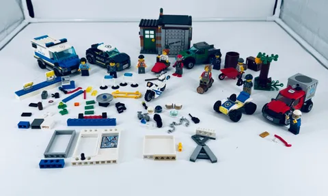 LEGO City Cars 10 Minifigures Parts Lot Trucks Police 60046 60243 60245 60273