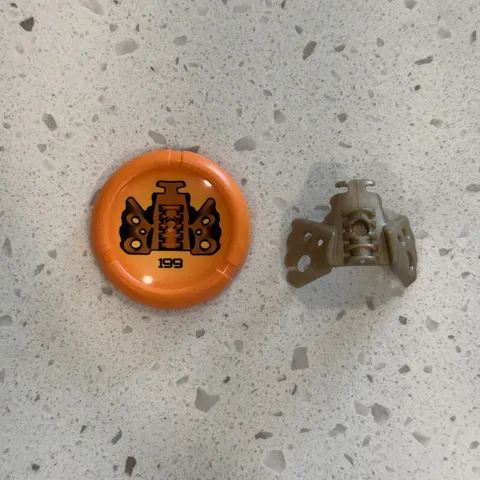 Bionicle Kanohi Gold Vahi Mask of Time and Vahi Disc