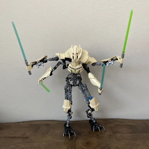 LEGO STAR WARS 75112 GENERAL GRIEVOUS BUILDABLE FIGURE NEARLY COMPLETE RARE