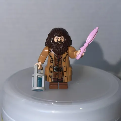 Lego Harry Potter Rubeus Hagrid Minifig hp144 Medium Nougat Topcoat Buttons 2018