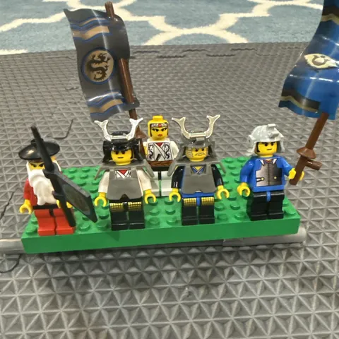 Lego Castle Ninja Minifigures Lot CAS056 055 057 058 cas051 flags