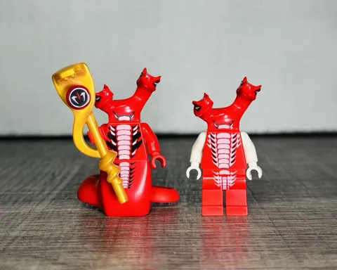 LEGO MINIFIGURE NINJAGO FANGTOM WITH STAFF AND FANGDAM 9445 RISE OF THE SNAKES