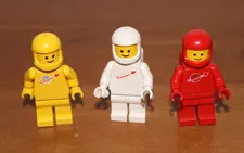 Vintage Lego Spaceman Astronauts Minifigures Classic Lot of 3 Red White Yellow