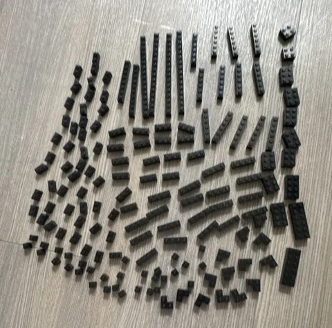 Vintage LEGO Black Brick Lot 150+ Pieces Assorted 1x1 1x2 Long Building 🧱