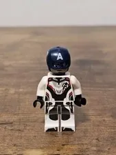 LEGO Avengers Endgame 76123 Captain America Minifigure Jumpsuit Excellent Cond 