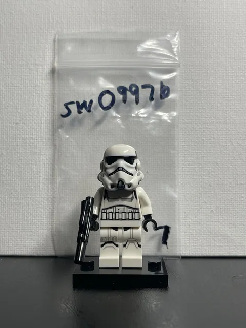 LEGO Star Wars Stormtrooper Minifigure with Dual Molded Helmet SW0997B