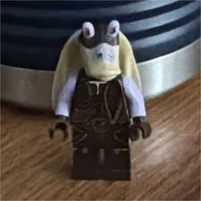 LEGO Star Wars Jar Jar Binks Tan Head, Brown Outfit, White/Tan/Purple Head Tails