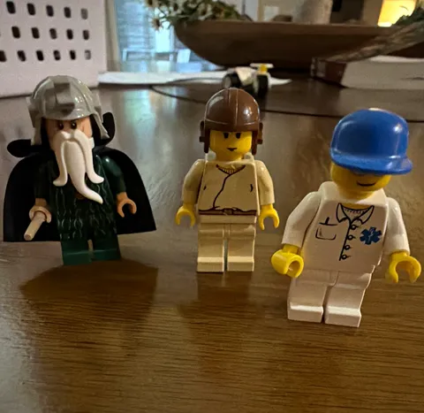 LEGO Minifigure Lot of 3 - Black Cape, Silver Helmet White Beard, 2 Helmets