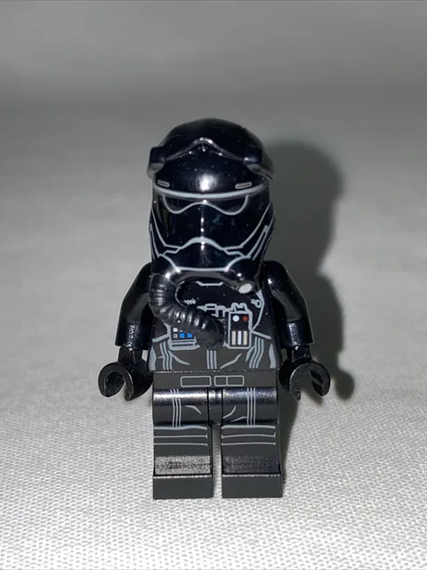 Lego 75101 First Order TIE FIGHTER PILOT STAR WARS MINIFIGURE CLONE FIG VGC!