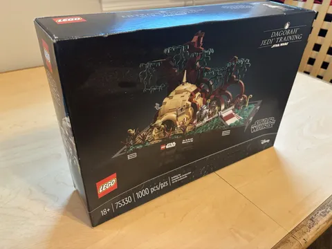 LEGO Star Wars: Dagobah Jedi Training Diorama (75330)