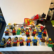 Lego vintage 1980-90s castle 18 mini-figures and horse with accessories