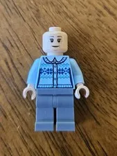 LEGO Super Heroes Aunt May Minifigure 76115 *NO HAIR