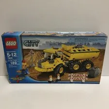 LEGO CITY: Dump Truck (7631) Vintage 2009 New Sealed *Damaged Box*