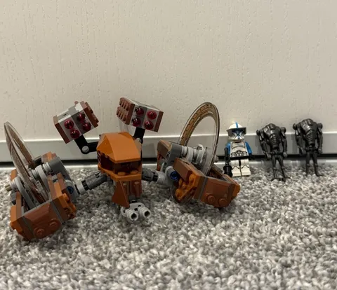 LEGO Star Wars 75085 Hailfire Droid Used Set With Minifigures Rare Lieutenant
