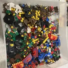 HUGE vintage Lego Castle Minifigure Lot Great Condition!