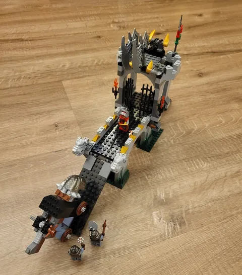 LEGO Castle Knights' Kingdom Gargoyle Bridge 8822 Set 250pcs Ages 7-14 Box
