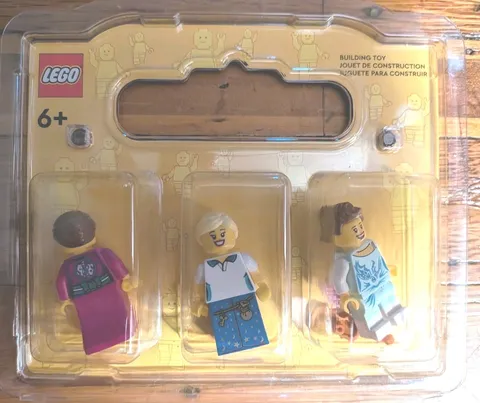 Lego Store 3 Minifigures NEW 852766 3 Women Girls