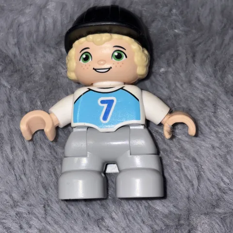 Lego Duplo Figure Kid Boy lt blue cap blonde #7 teal/slate gray