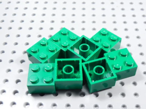 LEGO Lot of 8 Green 2x2 Bricks BM