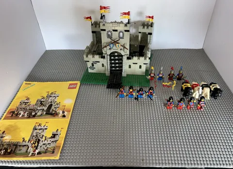 Lego 6080 Castle King's Castle Set Vintage