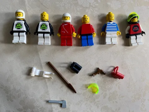 LEGO Minifigures Lot of 6 Mixed Minifigures w/ Parts & Accessories Plastic