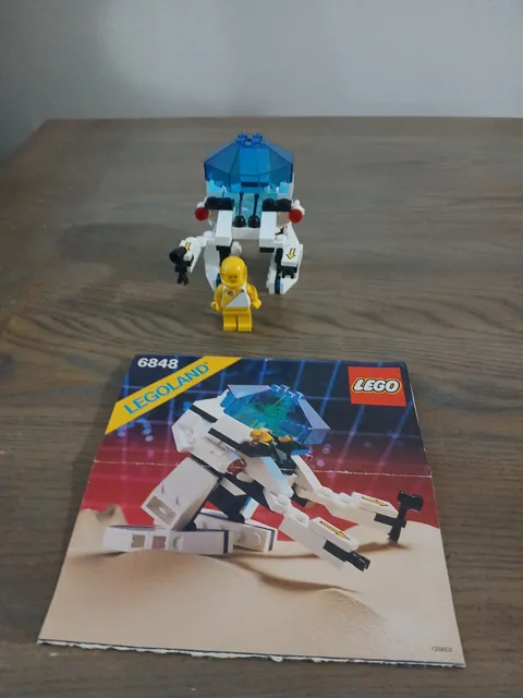 LEGO Space: Strategic Pursuer (6848) 100% Complete w Minifigures & Instructions