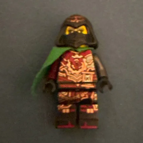 Lego Ninjago Krux minifigure. Cape in perfect condition. No cracks