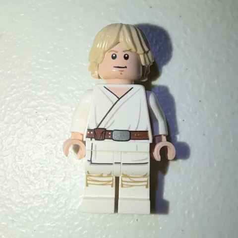 LEGO Star Wars Tatooine Luke Skywalker Minifigure/ Pre Used