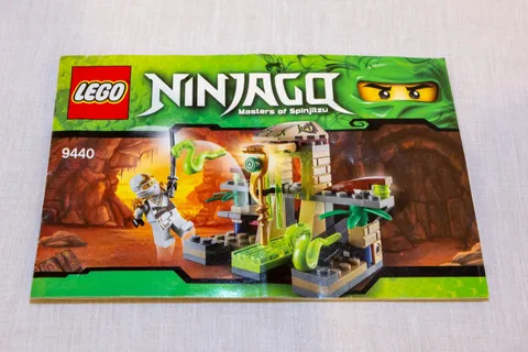 LEGO NINJAGO: Venomari Shrine (9440)