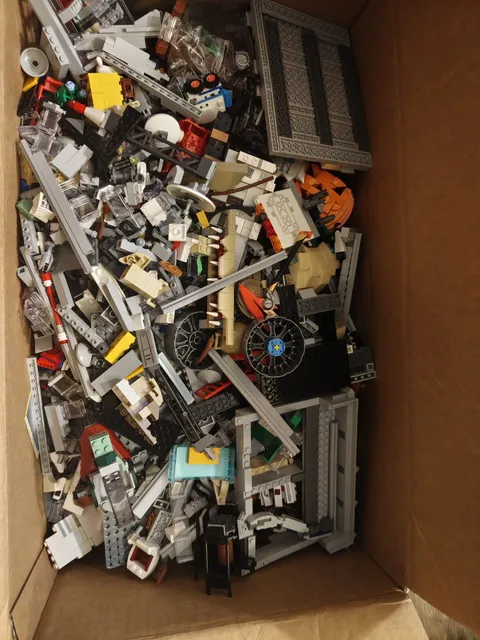 Lego Bulk Box 17lbs Of Mixed Bricks, Pieces, Blocks