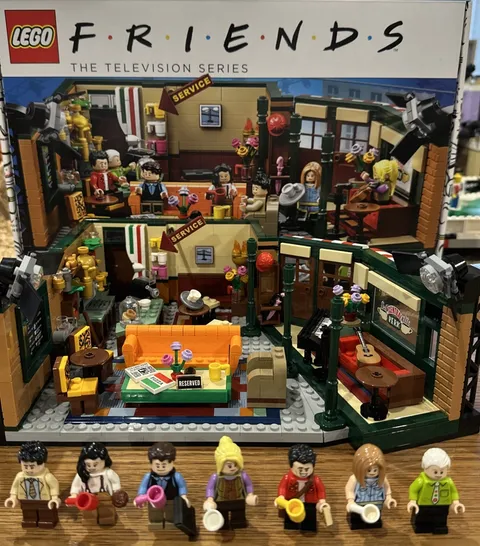 LEGO Ideas: FRIENDS Central Perk (21319) 100% complete