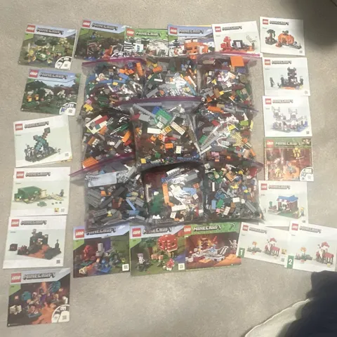 LEGO Minecraft Bulk Lot 10 ziploc bags of pieces and manuals.