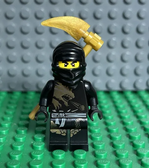 LEGO Ninjago Minifigure DX Cole w/ Scythe of Quakes