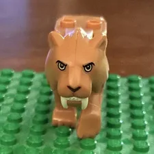 LEGO Saber-Toothed Tiger figure