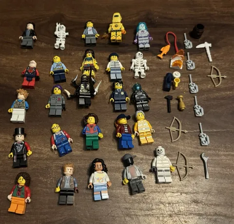 LEGO Minifigures Lot Assorted Mixed Minifigures w/ Accessories Tools Weapons