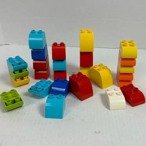 Duplos Lot of 26 Curved Top Slope Blocks Bricks Assorted Sizes Colors