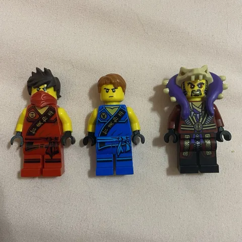 LEGO NINJAGO Minifigures (Tournament of Elements Jay, Kai and Master Chen))