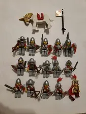 LEGO Castle Kingdoms Lion Knights Minifigure Lot With Accessories 
