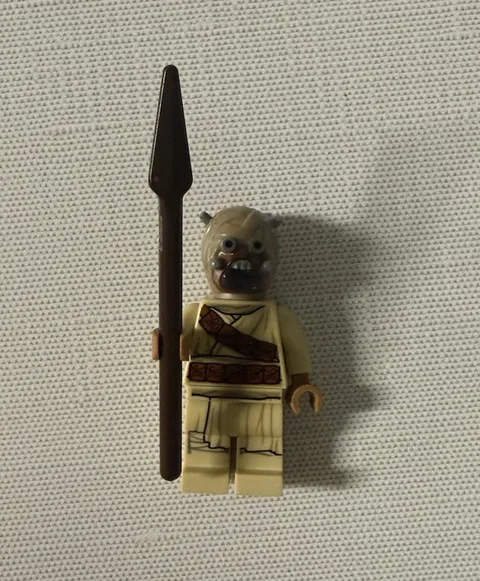 LEGO Star Wars Tusken Raider Minifigure w/ Gaffi Stick Genuine