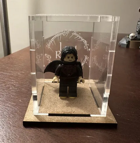 LEGO Gríma Wormtongue Lord of the Rings Minifigure w/ Cloth Cape & Case