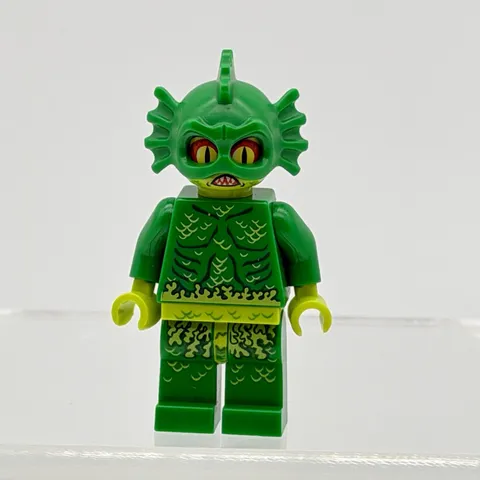 LEGO Green Swamp Creature Minifigure from Monster Hunters Set