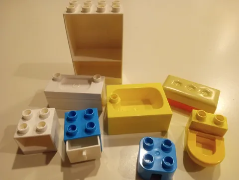 Lego Duplo Lot of 8 pieces of Duplo Furniture