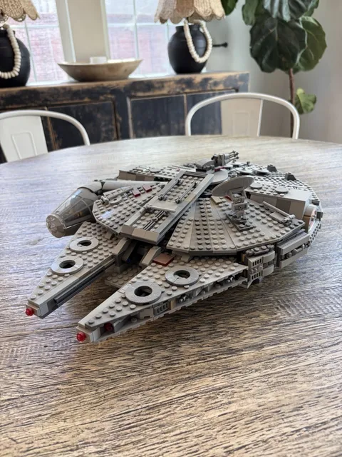 LEGO Star Wars UCS Millennium Falcon 75105 Complete Set 1329pc Without Box