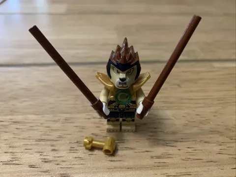 LEGO Legends of Chima Laval Minifigure with Weapon and Armor Set