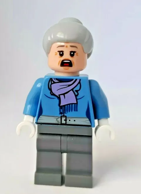 LEGO Marvel Super Heroes Aunt May (76057) Authentic Mini Figure FREE SHIPPING