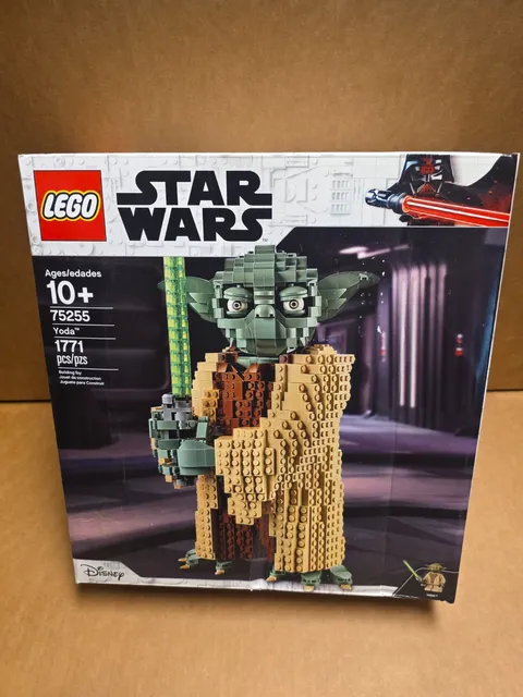 New Lego Star Wars Yoda Disney Set 75255 New 