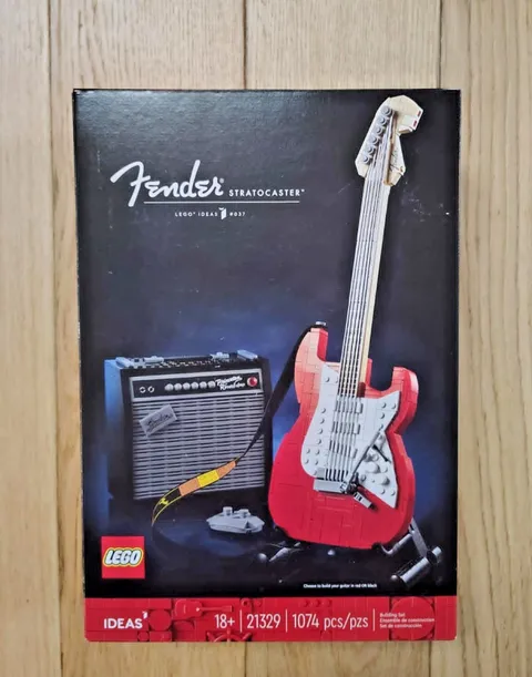 LEGO Ideas: Fender Stratocaster Guitar (21329) Complete NIB SEALED