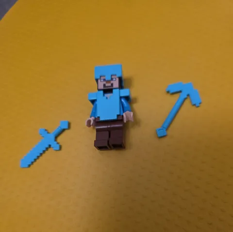 Lego Minifigure Steve With Diamond Armor & Weapons Minecraft ( wrong legs)